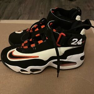 Nike Air Griffey Max 1 "San Francisco Giants" GS Sneakers DZ5280-100 Kids' 4.5Y